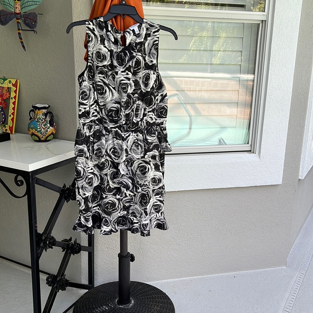 A brand new, beautiful summer dress by Kate Young for Target in size 10.
